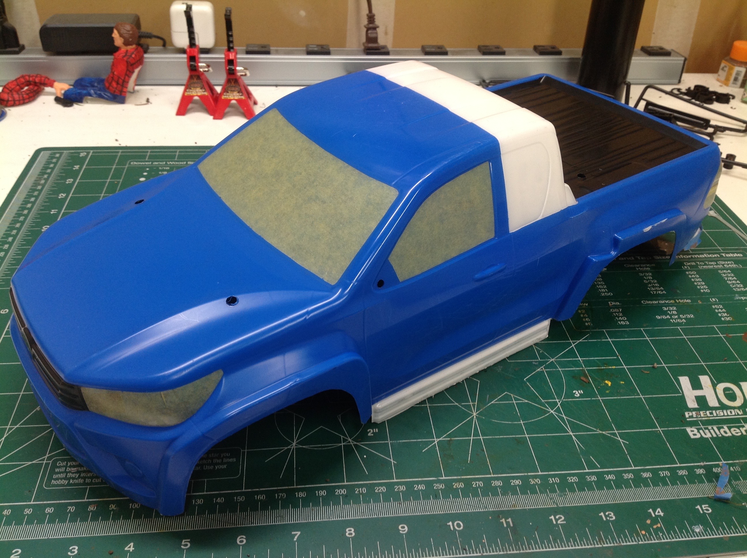 Tamiya toyota hilux extra cab hotsell
